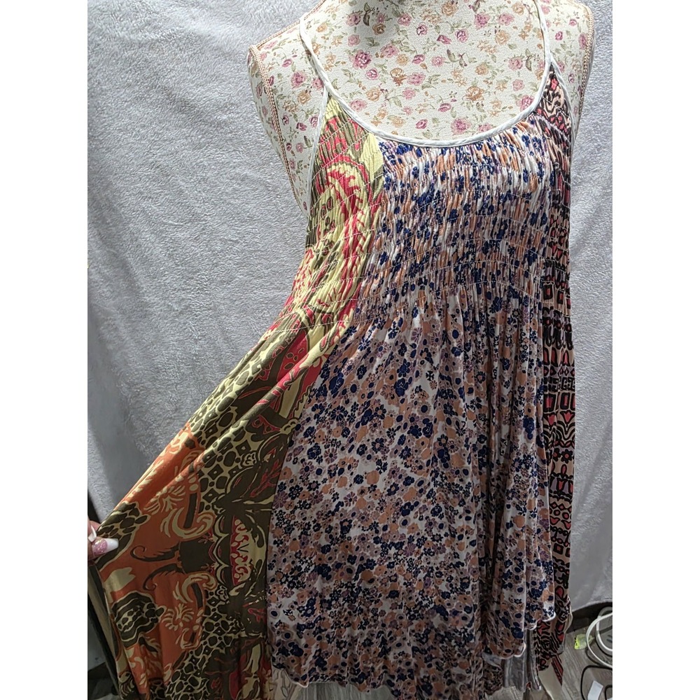 Free People Cant Tie Me Down Mixed Print Boho Handkerchief Hem Smocked Tunic L - Picture 4 of 12